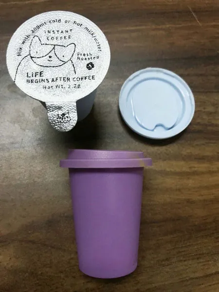 آلة تعبئة وختم الأكواب الدوارة الصينية