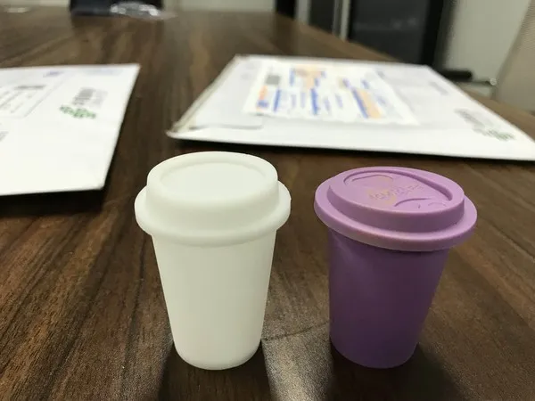 آلة تعبئة وختم الأكواب الدوارة الصينية