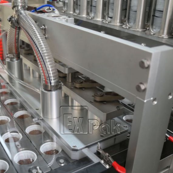 Máquina llenadora y selladora tipo K-Cup de seis carriles grande con descarga de nitrógeno - CP5006K