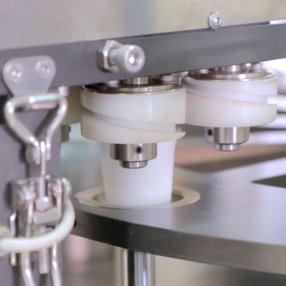 Máquina rotativa de alta velocidad para llenar y sellar tazas K - CR90